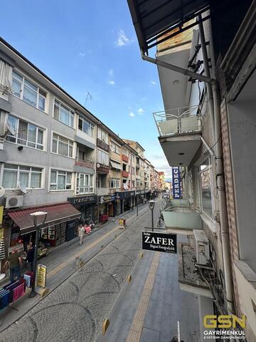 19-GÖLCÜK ÇARŞI İÇİNDE  UYGUN FİYATA KOMPLE SATILIK 3 KATLI TİCARİ BİNA